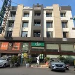 Hotel Le Roi Near New Delhi Railway Station