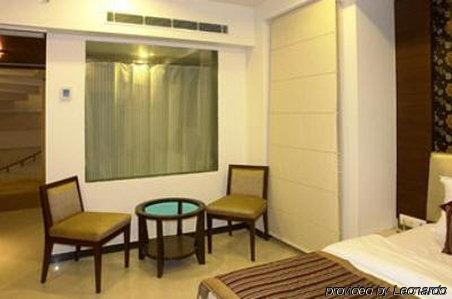 Le Roi Near Railway Station Hotel 3*